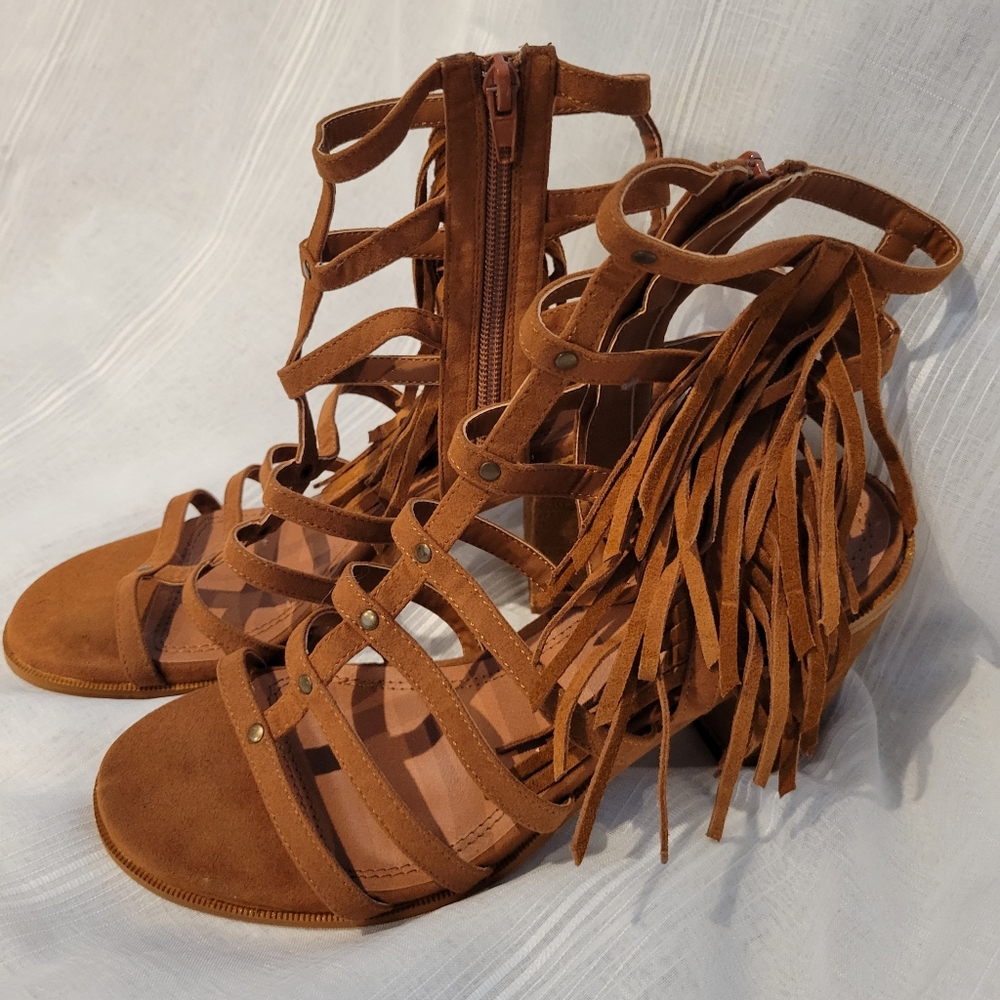 NEW brown strappy sandals